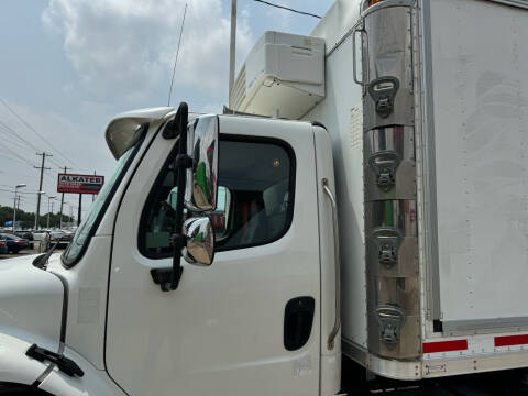 2013 Freightliner M2 106