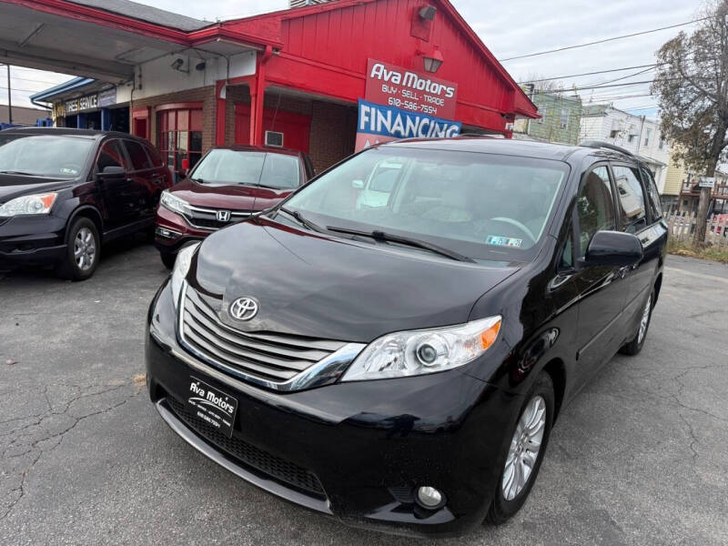 2013 Toyota Sienna XLE 7-Passenger Auto Access Seat