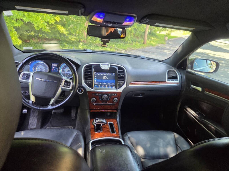 2012 Chrysler 300 Limited