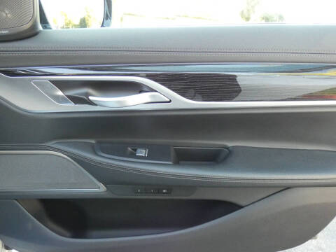 2022 BMW 7 Series 745e xDrive