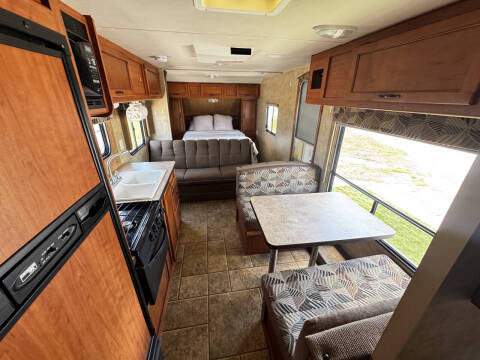 2011 Forest River Grey Wolf