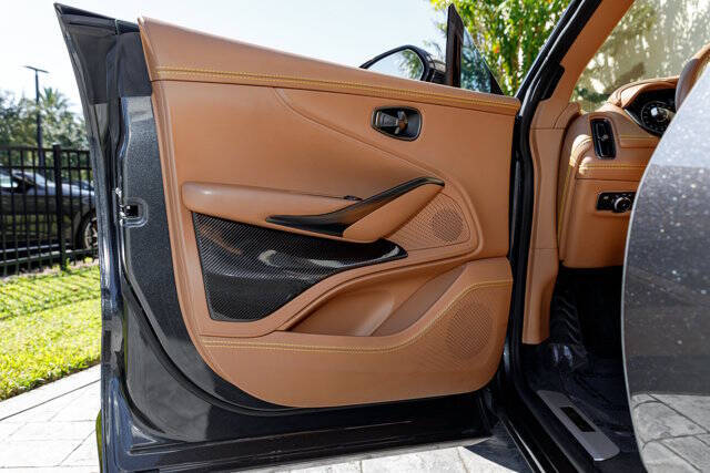 2023 Aston Martin DBX 707