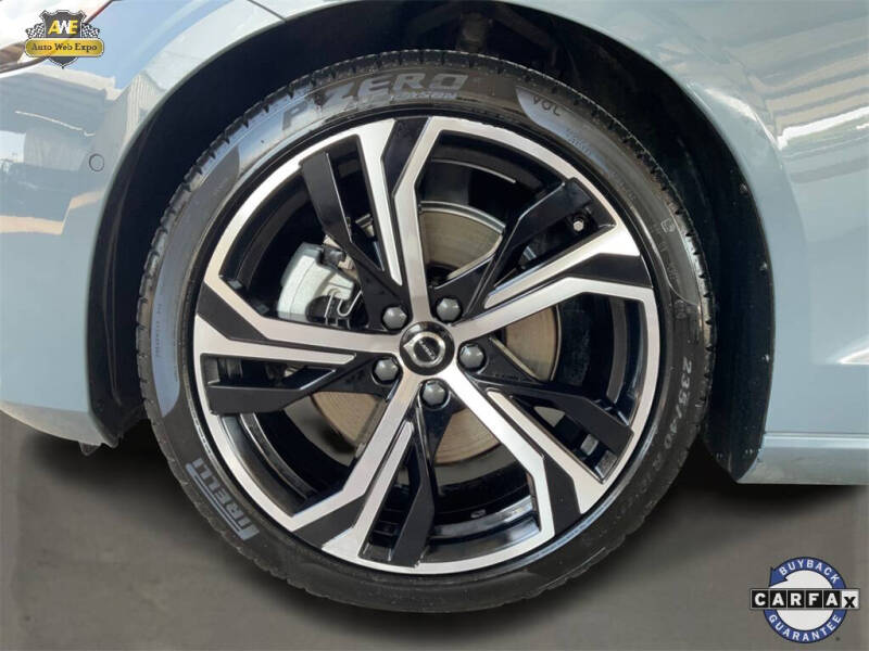 2024 Volvo S60 B5 Plus Dark Theme