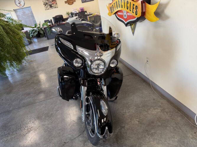 2018 Indian Roadmaster Thunder Black