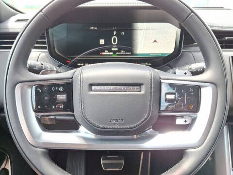 2025 Land Rover Range Rover P550e SE