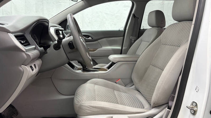 2017 GMC Acadia SLE-1