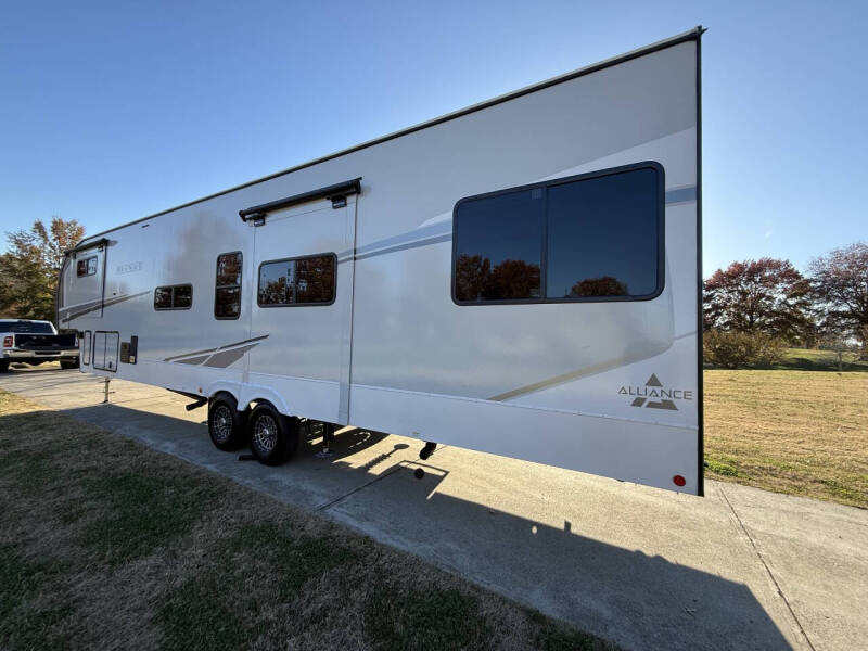 2025 Alliance RV Avenue