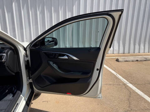 2019 Infiniti QX30 Essential