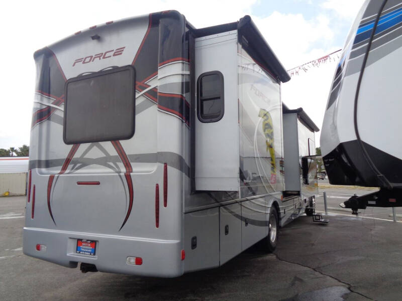 2015 Freightliner M2 106