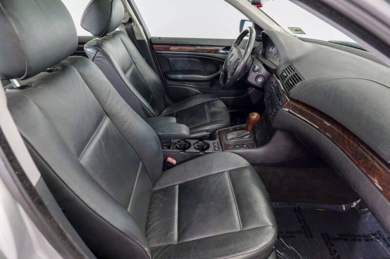 2003 BMW 3 Series 330i