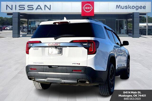 2022 GMC Acadia AT4