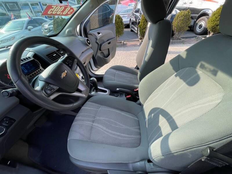 2016 Chevrolet Sonic LT Auto