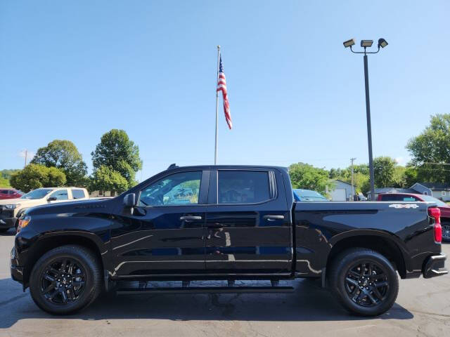 Used 2024 Chevrolet Silverado 1500 Custom with VIN 1GCPDBEK1RZ243320 for sale in Richland Center, WI