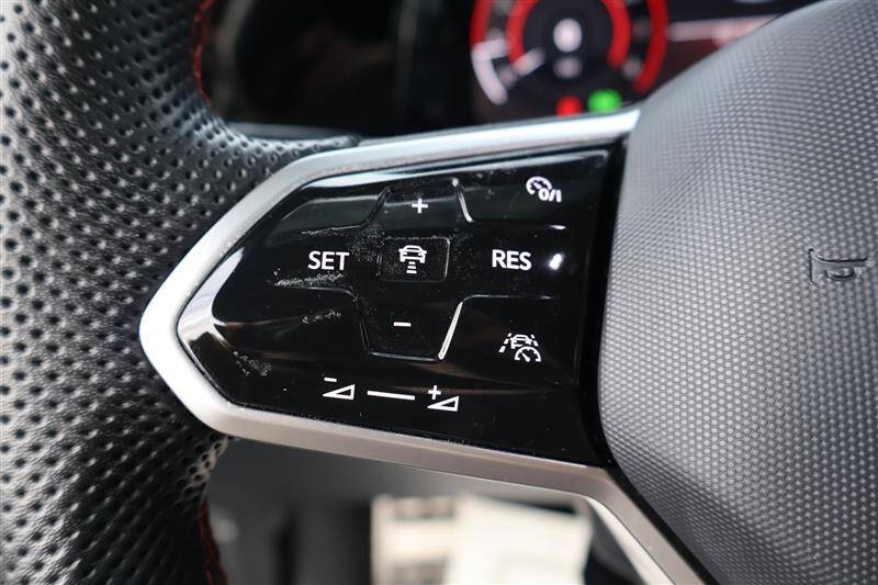 2024 Volkswagen Golf GTI SE