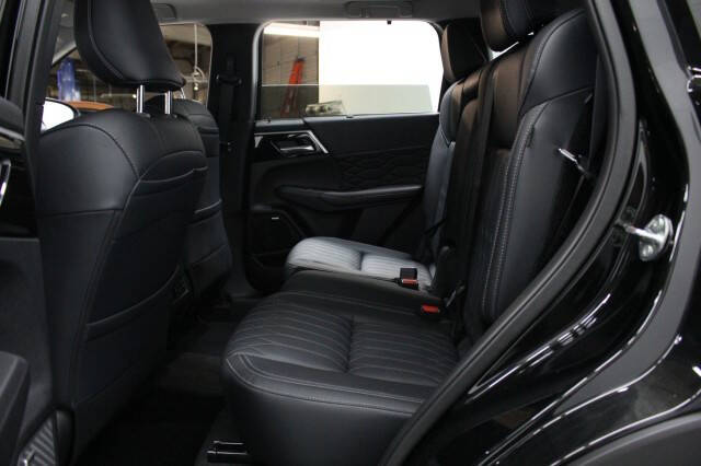 2025 Mitsubishi Outlander SEL