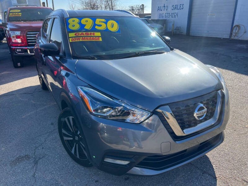 2020 Nissan Kicks SR's photo