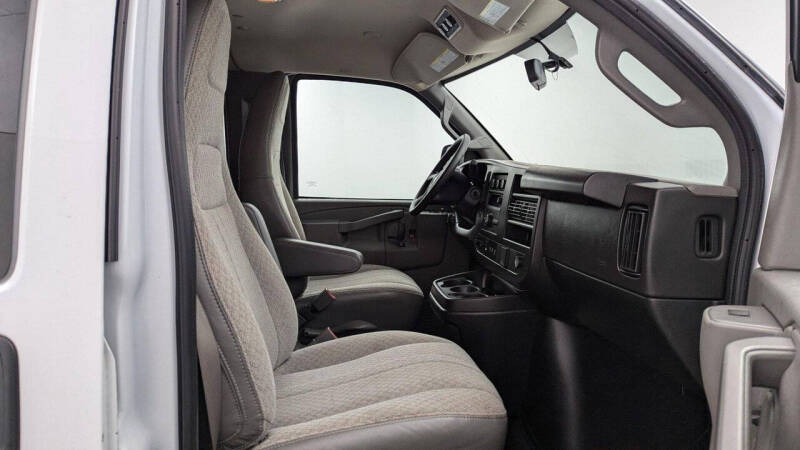2023 Chevrolet Express LS 3500