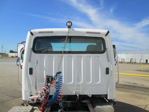 2007 Freightliner Business class M2