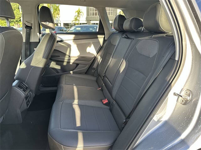 2024 Volkswagen Taos SE