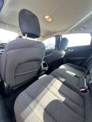 2015 Chrysler 200 Limited