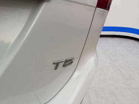 2016 Volvo XC60 T5 Drive-E Premier