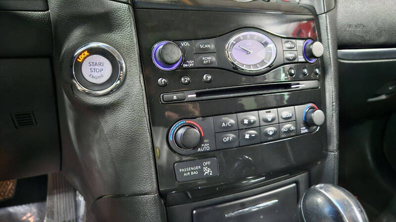 2010 INFINITI FX 35 photo 37