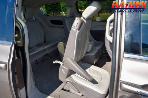 2017 Chrysler Pacifica Touring-L
