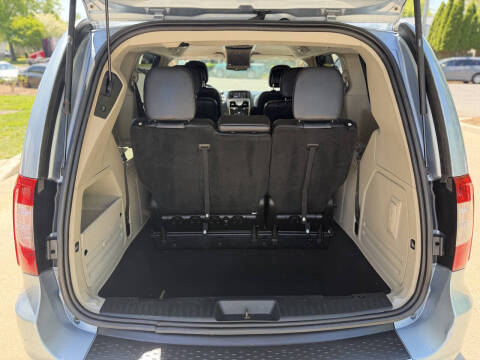 2013 Chrysler Town and Country Touring