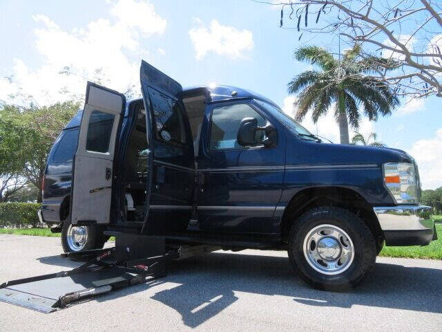 2011 Ford E-Series E-350 SD XLT