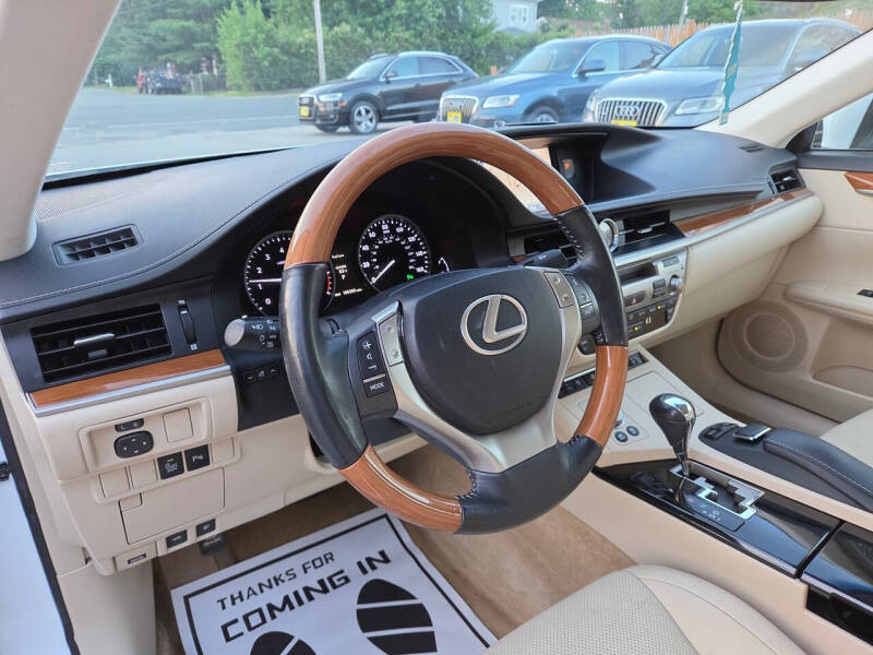 2013 Lexus ES 300h
