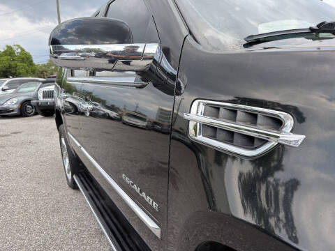 2010 Cadillac Escalade Luxury