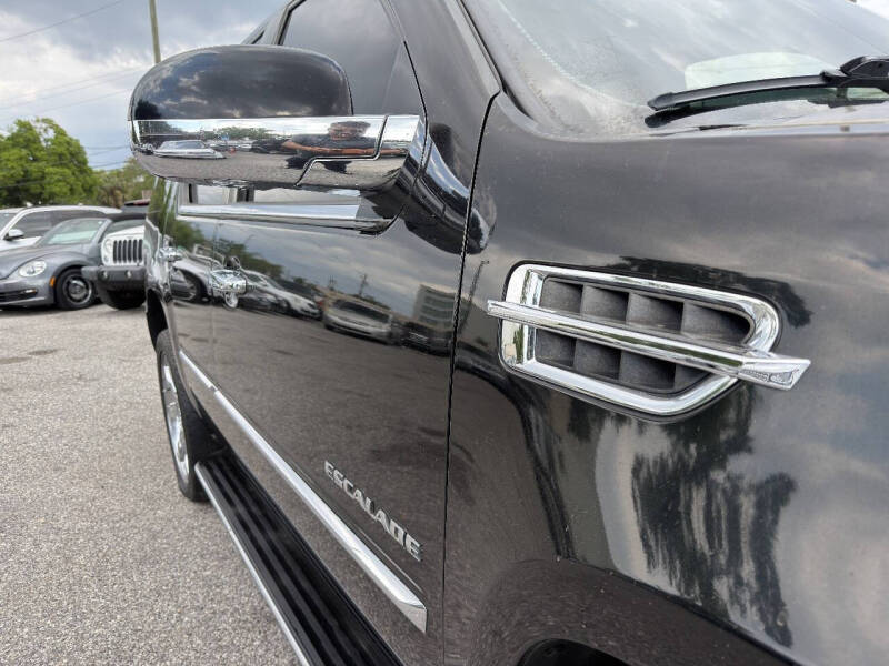 2010 Cadillac Escalade Luxury