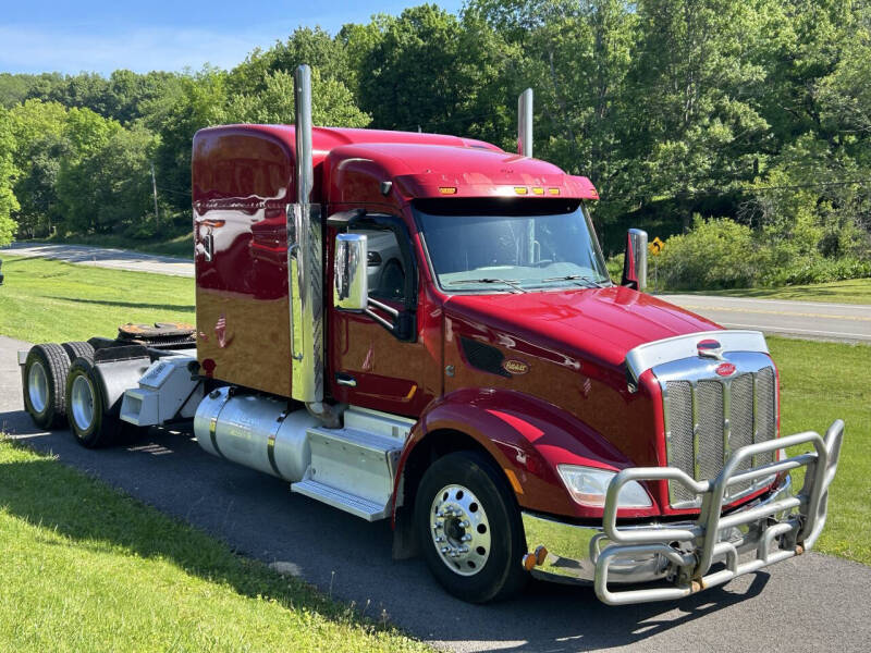 2015 Peterbilt 579 Sleeper Tractor