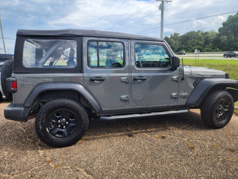 2019 Jeep Wrangler Unlimited Sport photo 3