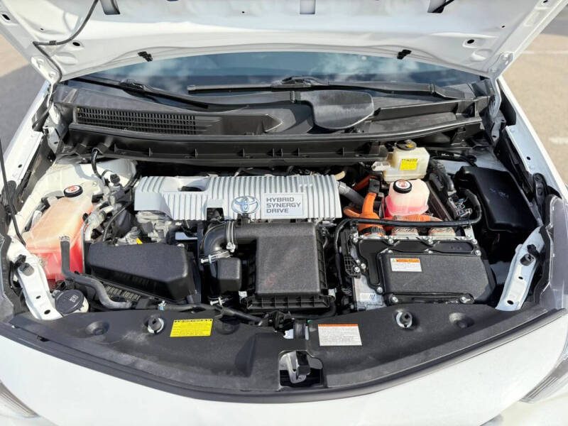2017 Toyota Prius v