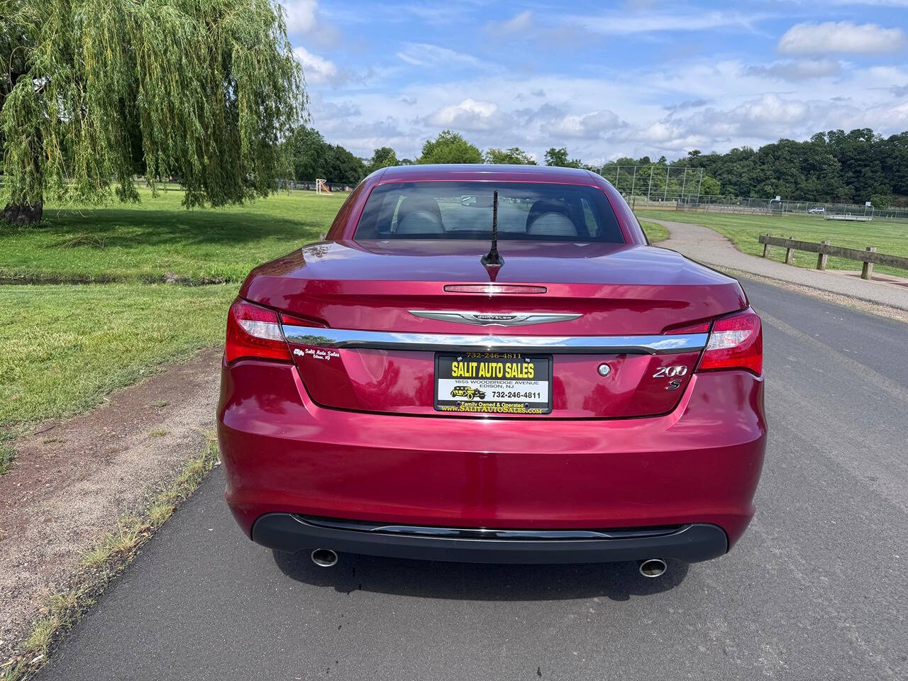 2014 Chrysler 200 27
