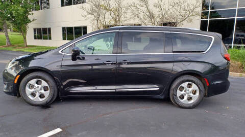 2017 Chrysler Pacifica Touring-L Plus