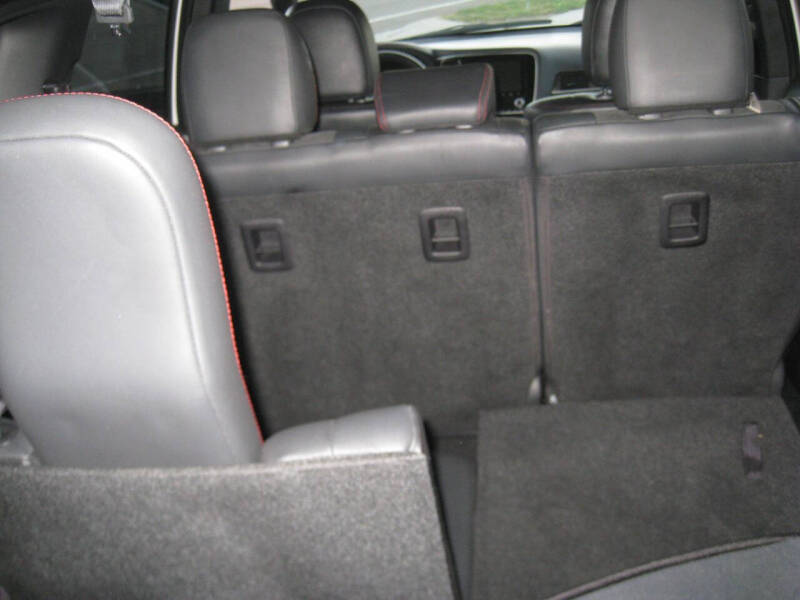 2020 Mitsubishi Outlander Special Edition