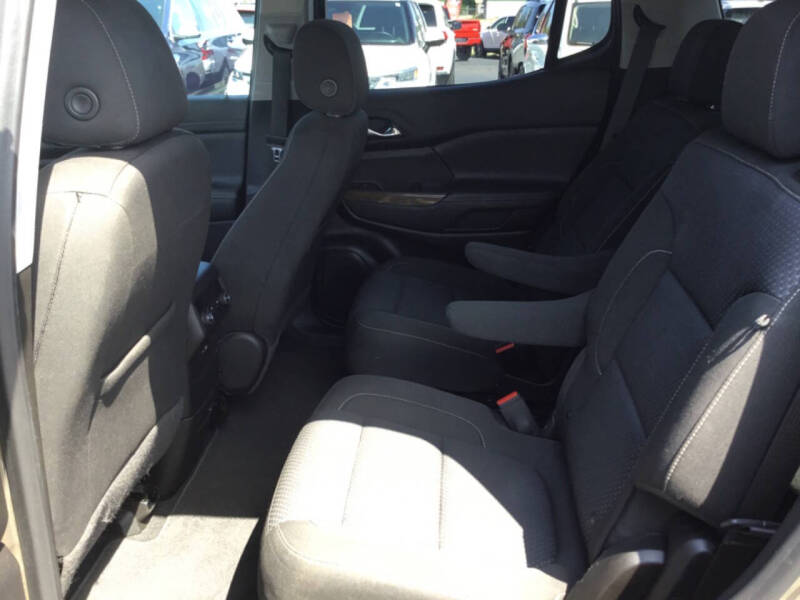2022 GMC Acadia SLE