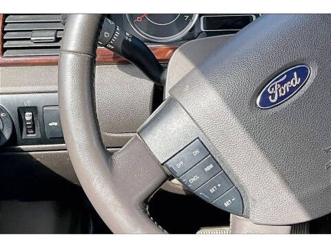 2009 Ford Taurus SE