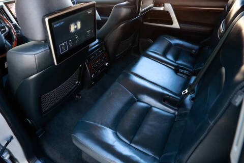 2017 Toyota Land Cruiser