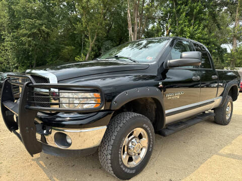 2005 Dodge Ram 2500 for sale at Northwoods Auto & Truck Sales in Machesney Park IL