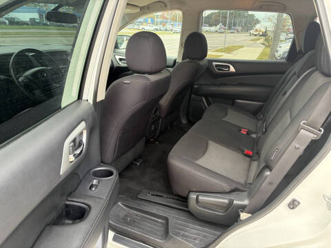 2018 Nissan Pathfinder SV