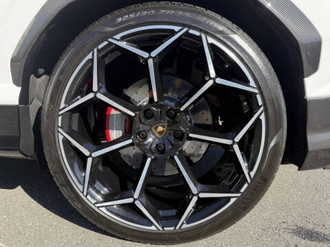 2023 Lamborghini Urus Performante