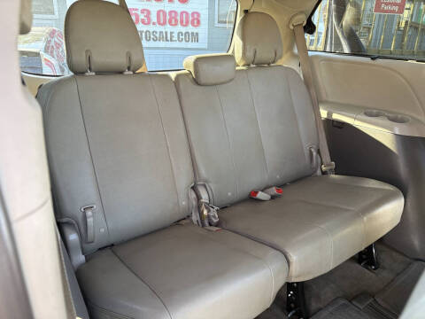 2017 Toyota Sienna XLE Premium 7-Passenger