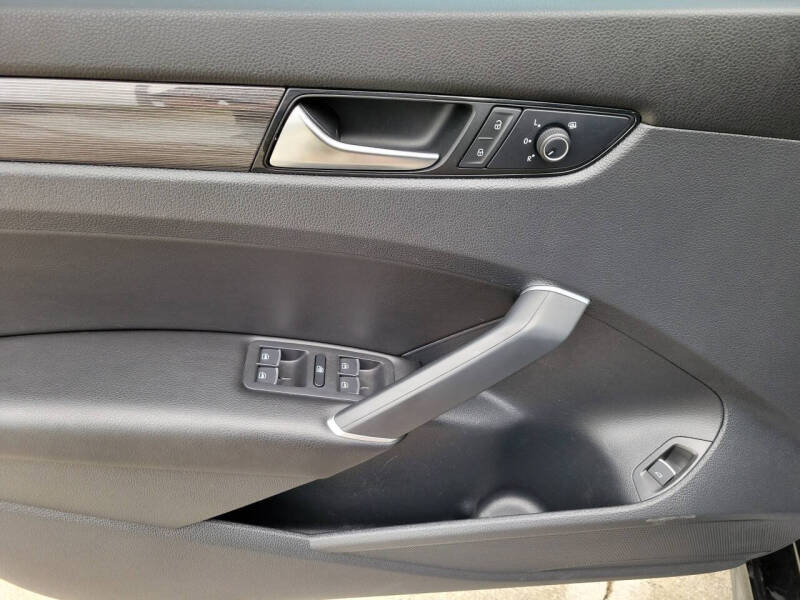 2022 Volkswagen Passat R-Line