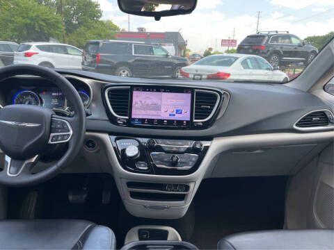 2023 Chrysler Pacifica Touring L