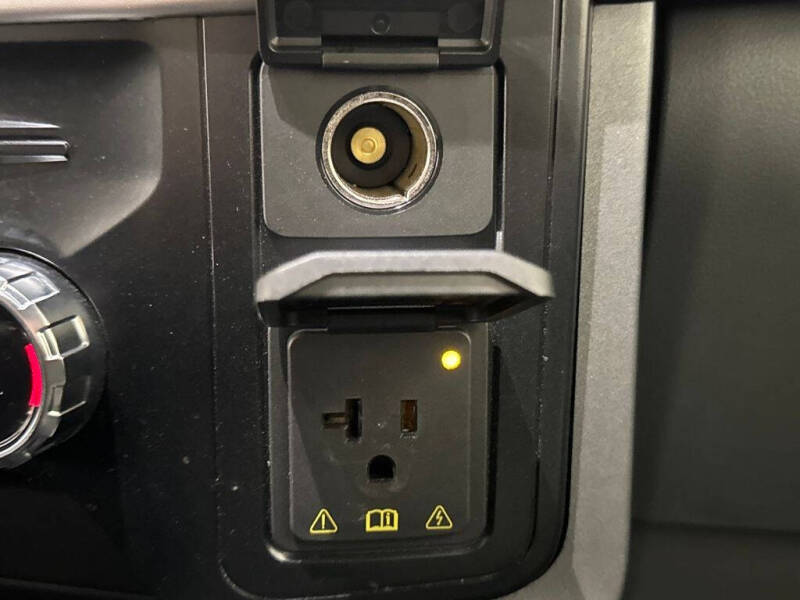 2023 Ford F-150 Lightning XLT