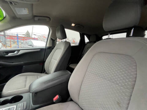 2020 Ford Escape SE