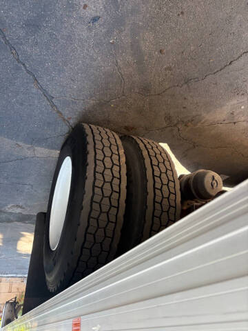 2018 Freightliner M2 106